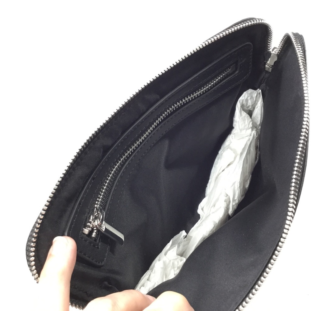 Net-A-Porter zipper pouch, NEW - Picture 3 of 3